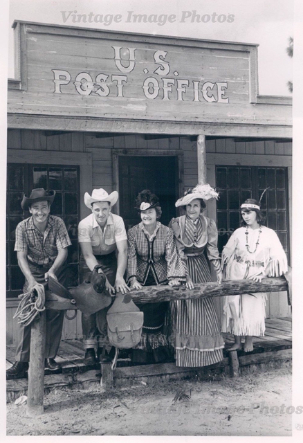 Old Fort Dodge Post Office.  1964.  